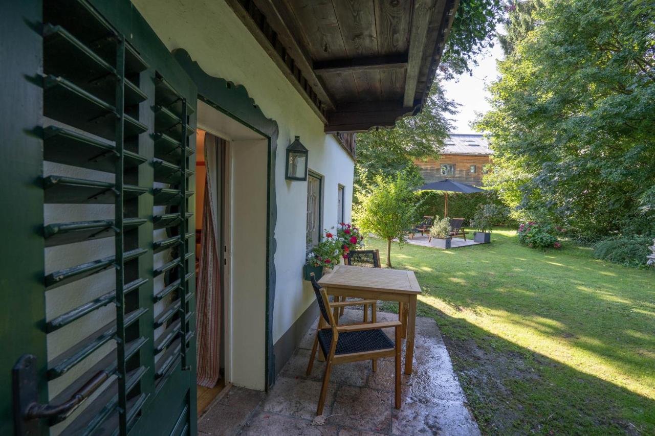 Der Schlosswirt Zu Anif - Biedermeierhotel Und Restaurant Exterior foto