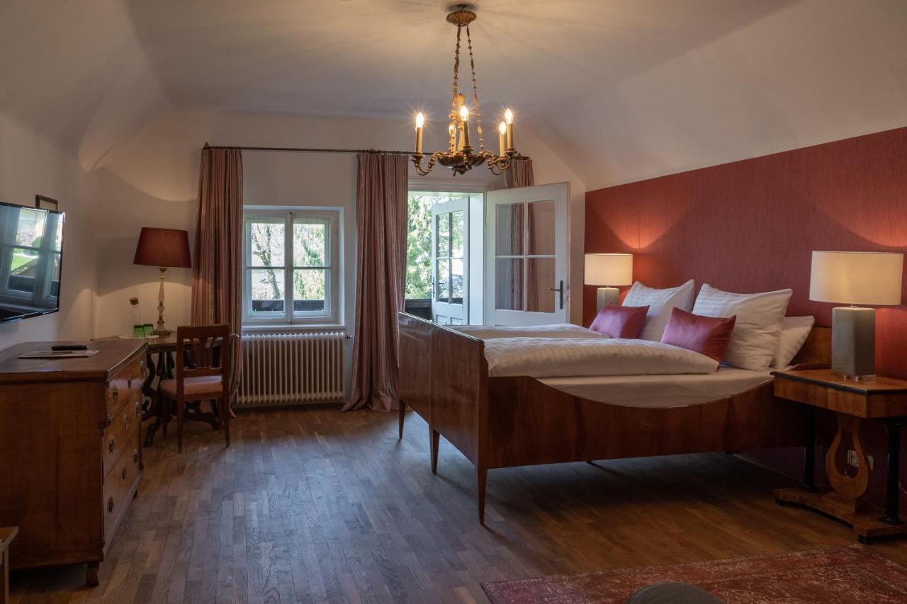 Der Schlosswirt Zu Anif - Biedermeierhotel Und Restaurant Exterior foto